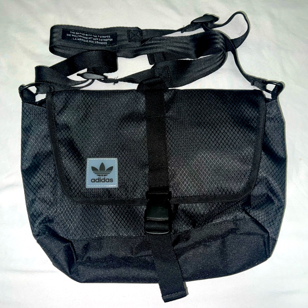 adidas Originals Utility Messenger Crossbody Bag Unisex